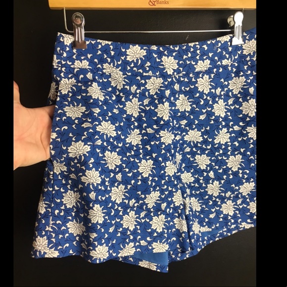 New J. CREW Trouser Shorts in Night Sky Blue Block Print Floral Blue Black White - Picture 6 of 12